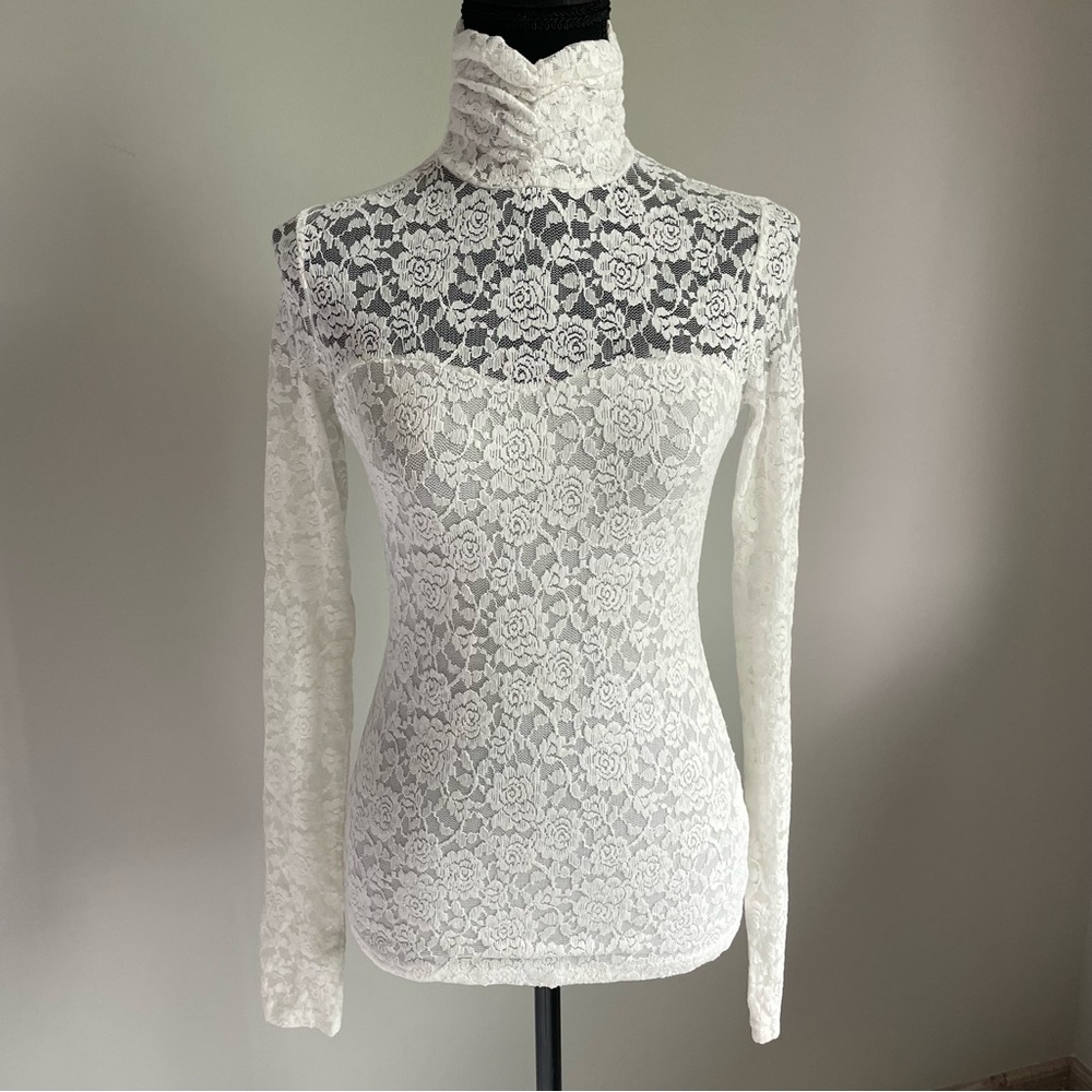 Elegant White Lace Turtleneck Top